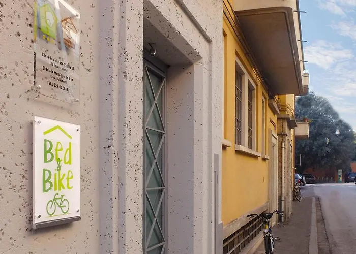Alojamento de Acomodação e Pequeno-almoço Bed & Bike Ferrara